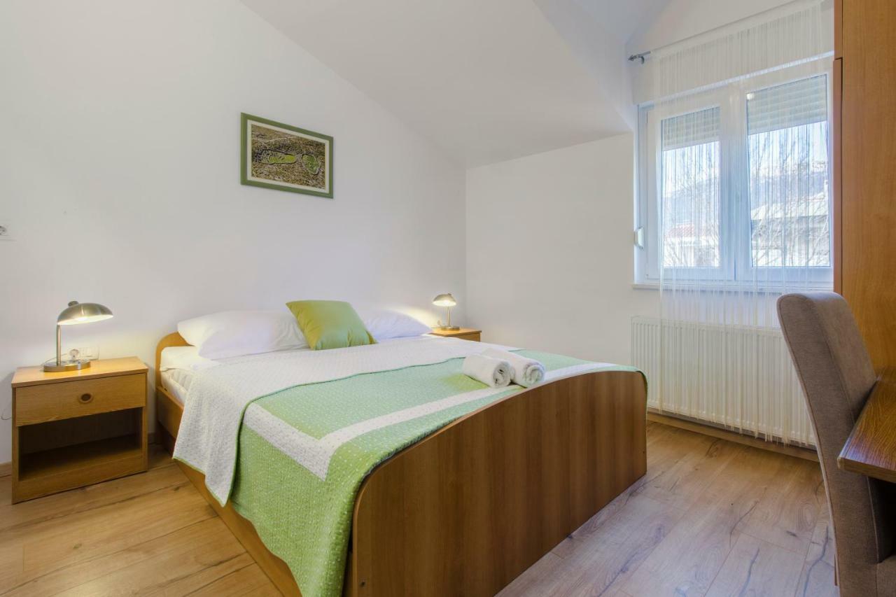 Apartmani Skelin***/**** Kaštela Kültér fotó