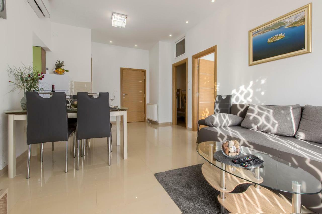 Apartmani Skelin***/**** Kaštela Kültér fotó