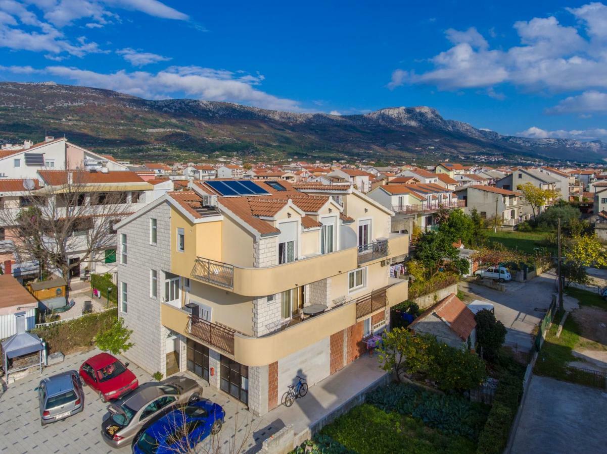 Apartmani Skelin***/**** Kaštela Kültér fotó