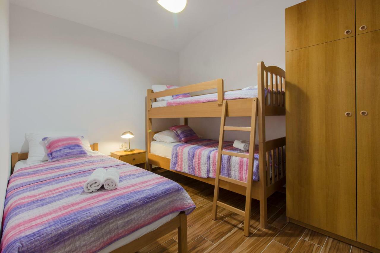 Apartmani Skelin***/**** Kaštela Kültér fotó